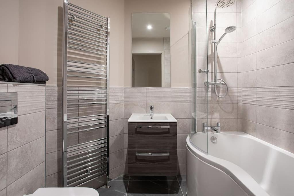 Stunning 2Br Next To The City Airport Bhd - Free Parking Belfast Exteriör bild
